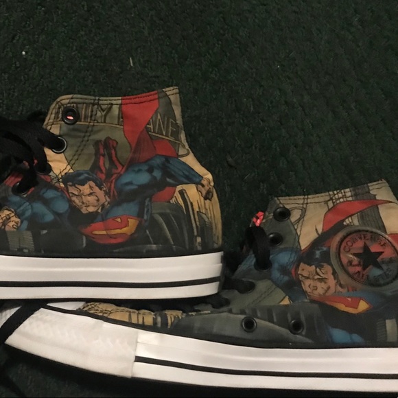 Superman Edition Converse - Picture 2 of 5